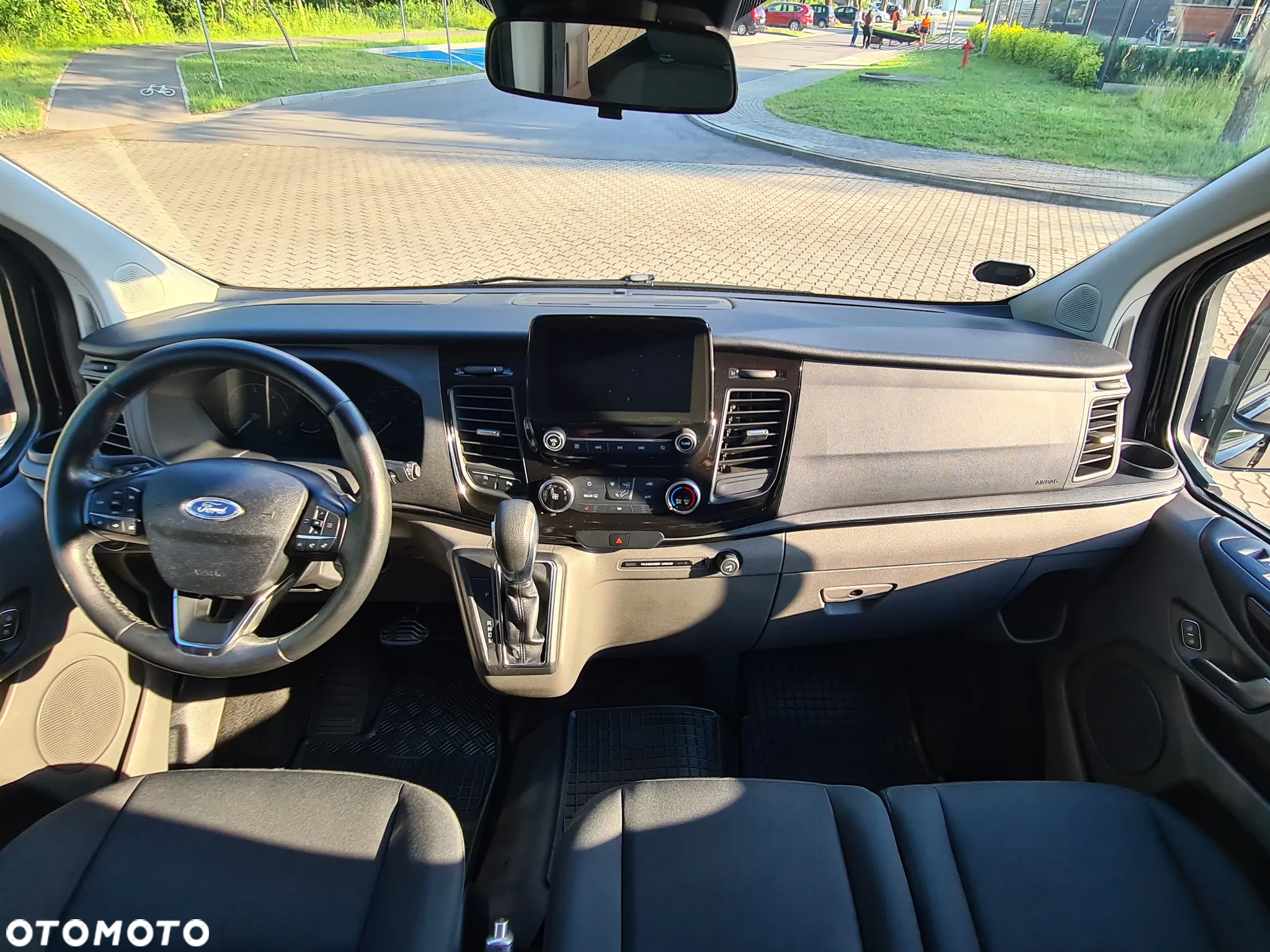 Ford Tourneo Custom - 20