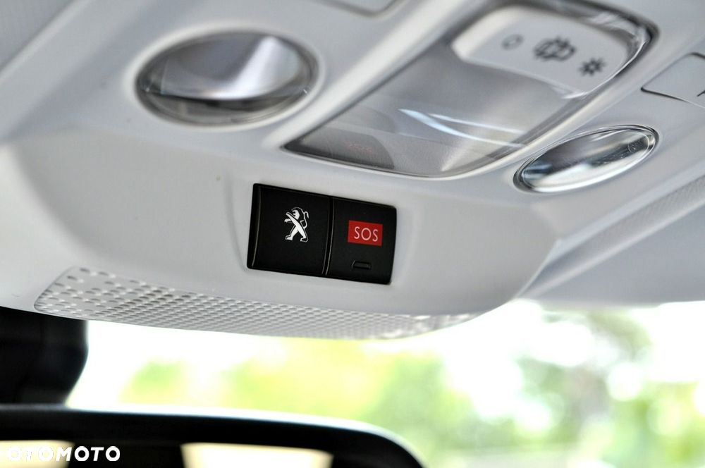 Peugeot 2008 PureTech 82 Allure - 25