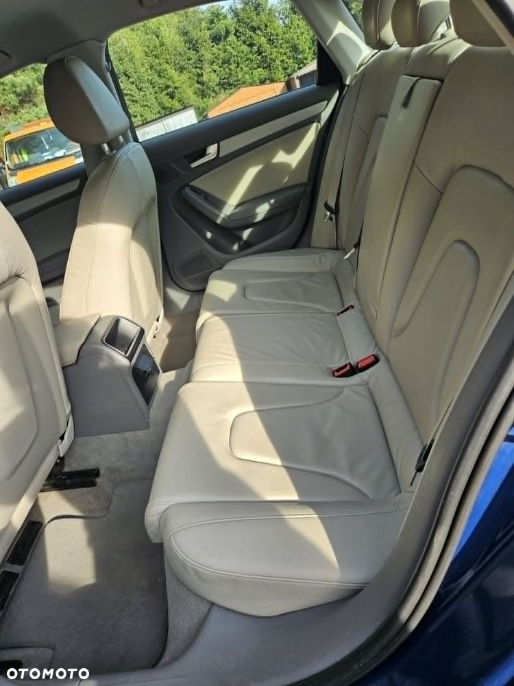 Audi A4 Limousine - 17