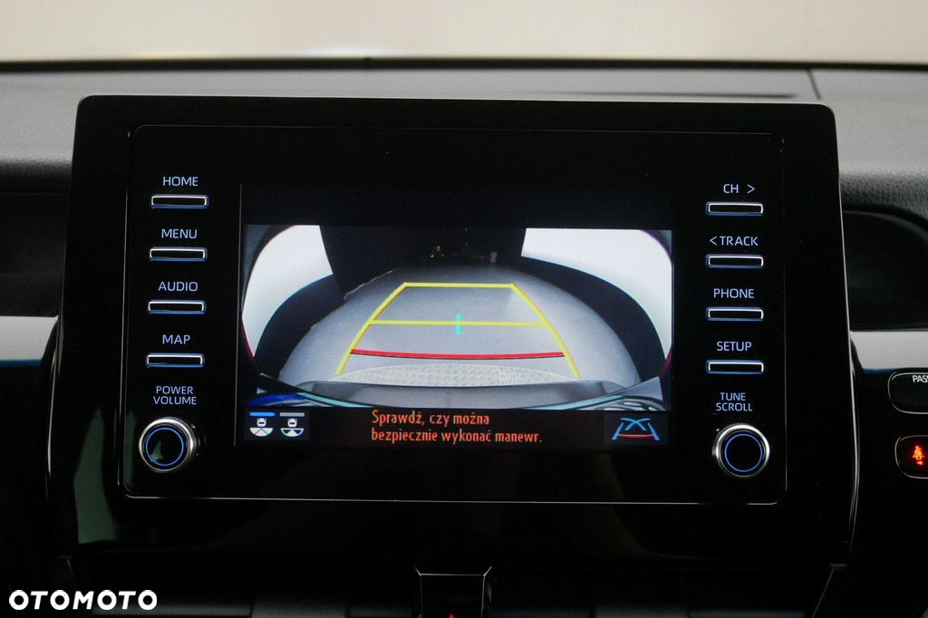 Toyota Camry - 18