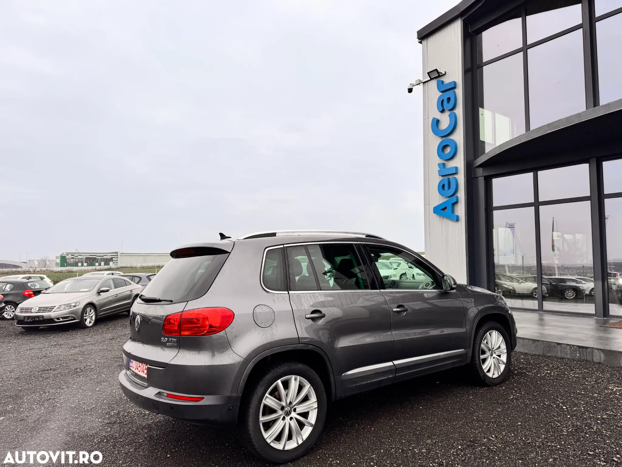 Volkswagen Tiguan - 11
