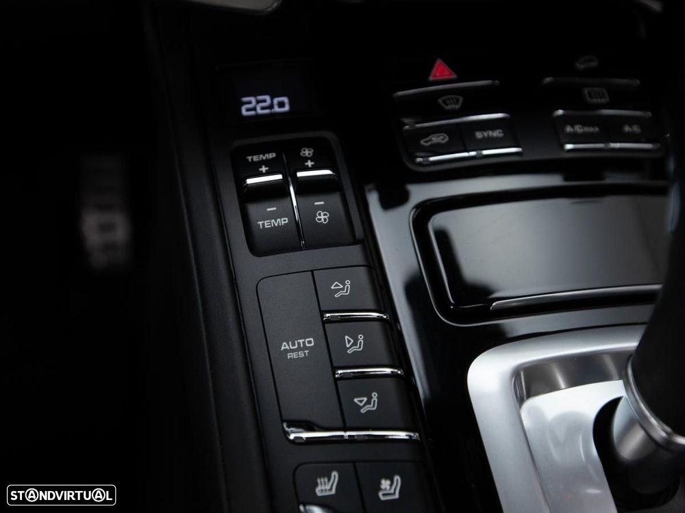 Porsche Cayenne S - 25