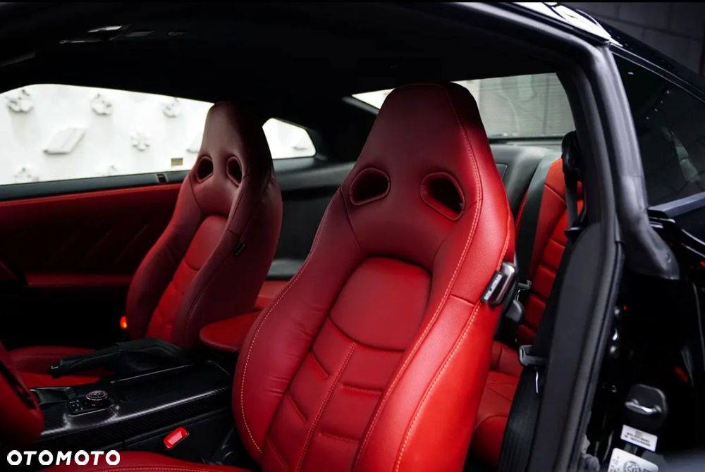 Nissan GT-R - 9