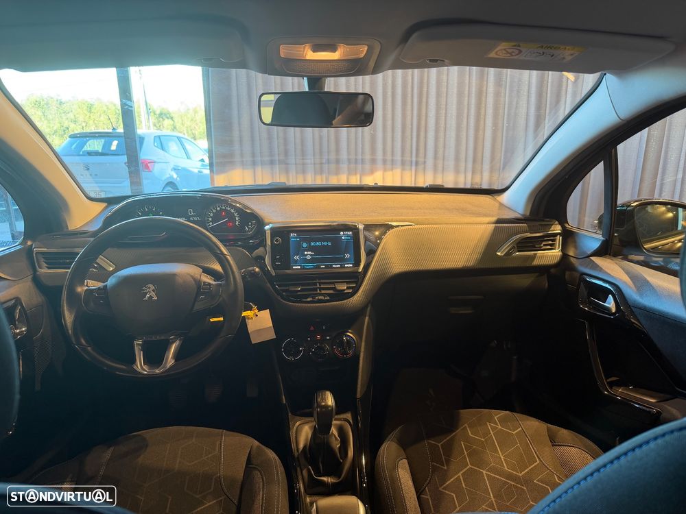 Peugeot 2008 1.2 PureTech Style - 23