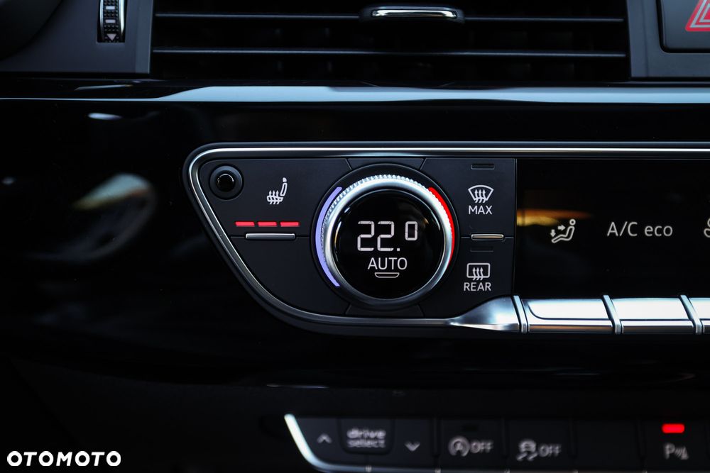 Audi A4 Avant 2.0 TDI DPF clean diesel quattro S tronic S line Sportpaket - 30