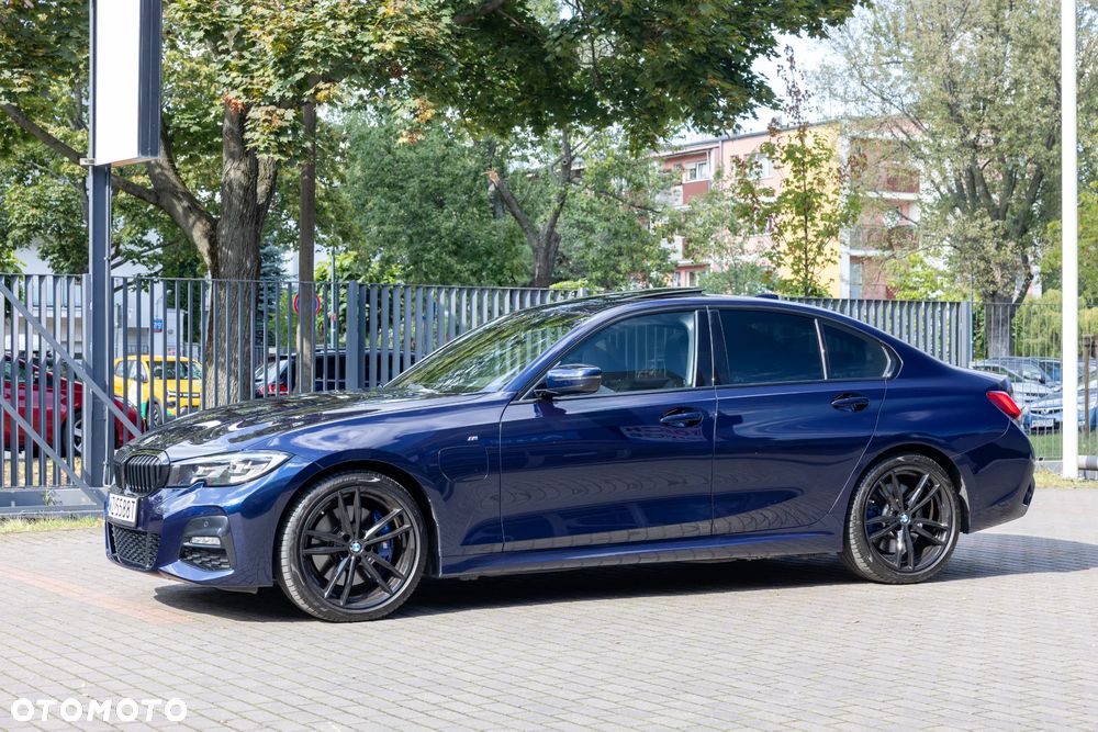 BMW Seria 3 330e M Sport sport - 2