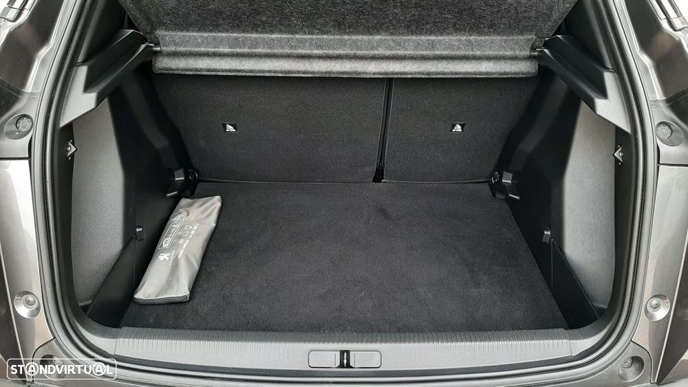 Peugeot 2008 1.2 PureTech Active Pack - 32