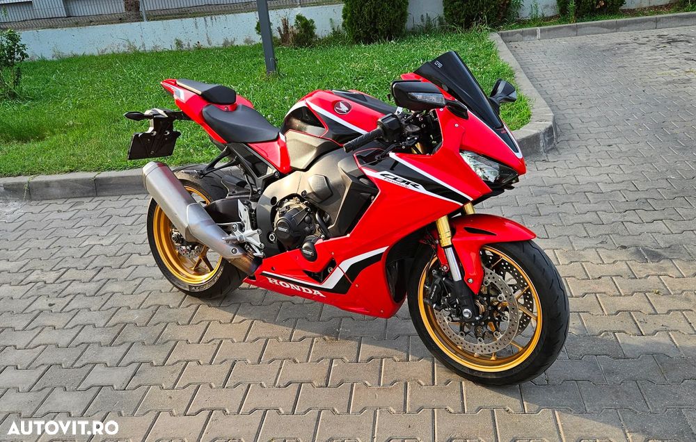 Honda CBR 1000RR Fireblade - 3