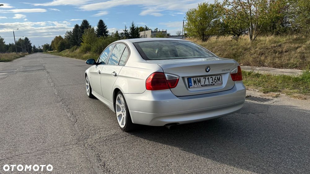 BMW Seria 3 2005 photo 2
