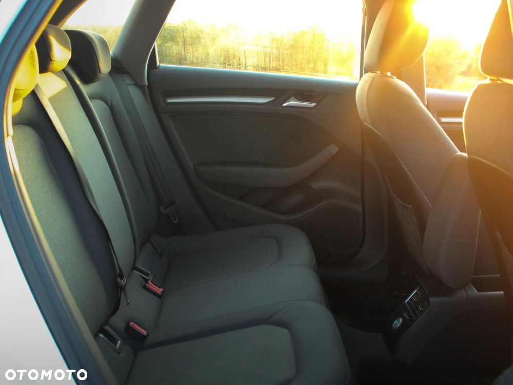 Audi A3 Sportback 35 TFSI S tronic - 34