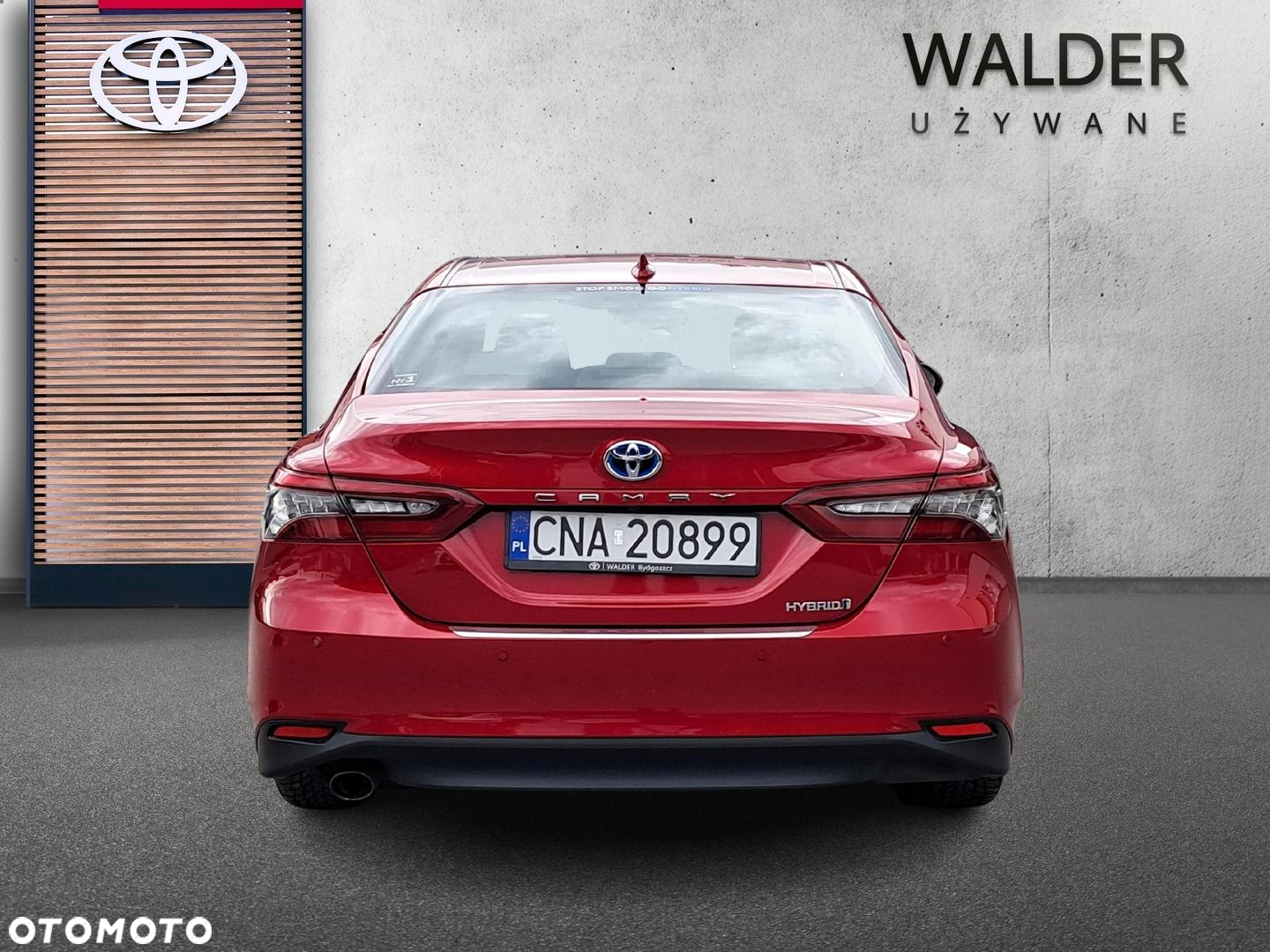 Toyota Camry - 4