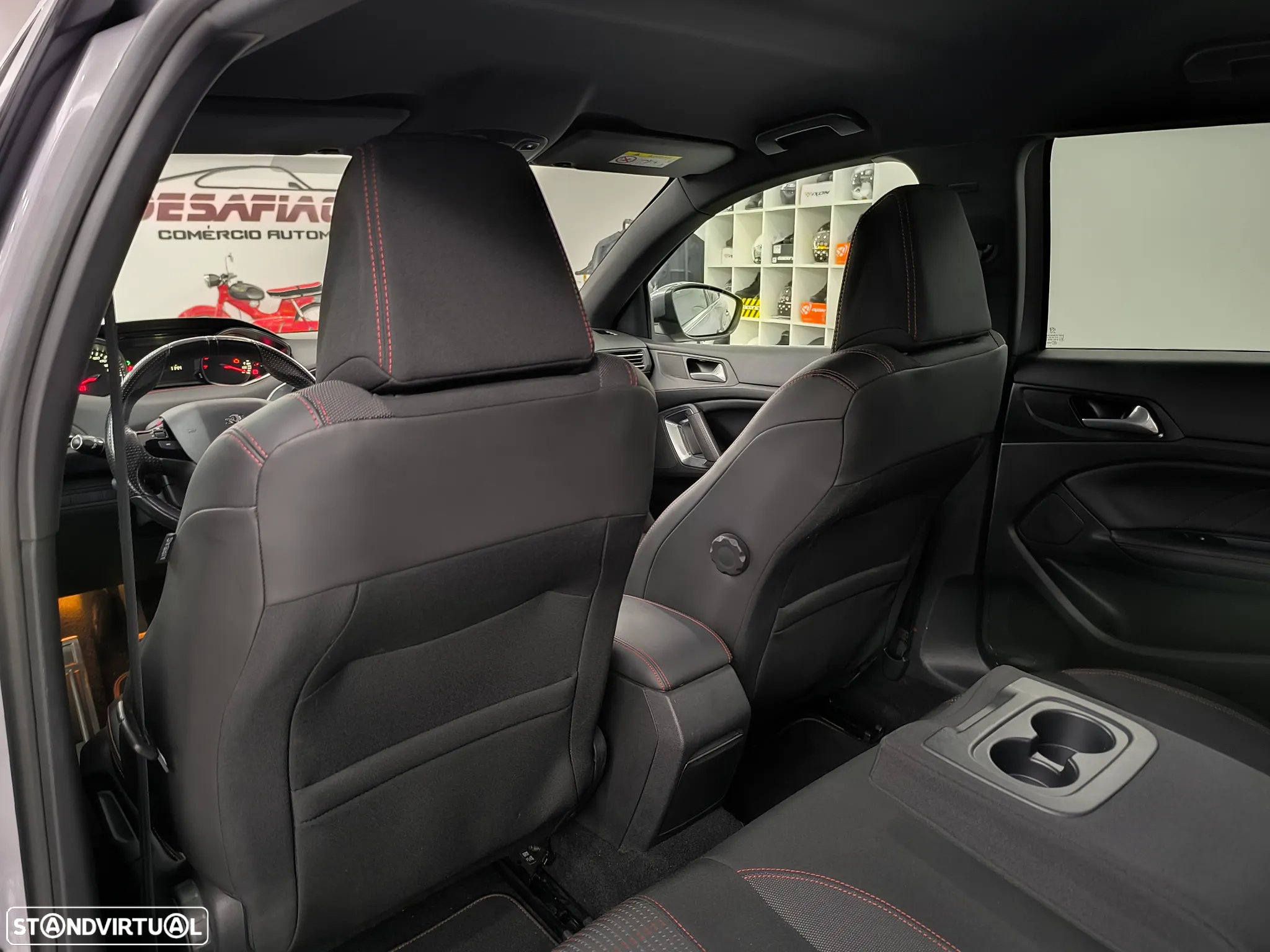 Peugeot 308 1.2 PureTech GT Line - 32