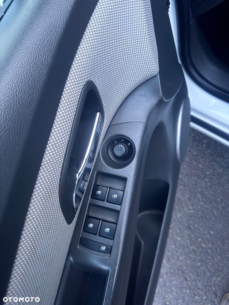 Chevrolet Cruze 1.6 - 11