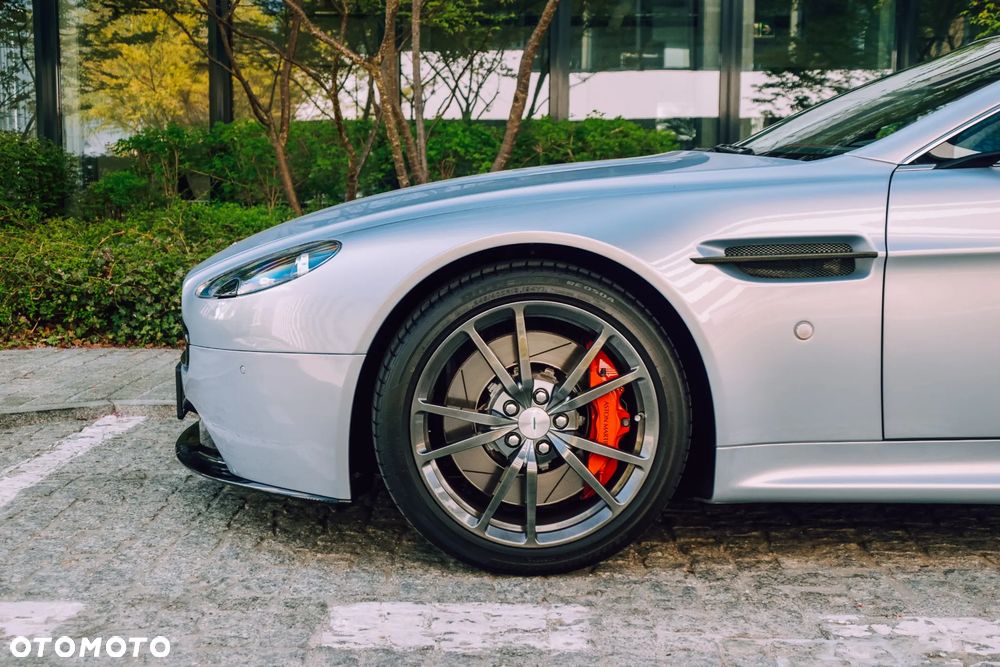 Aston Martin V8 Vantage 4,7 SportShift - 22