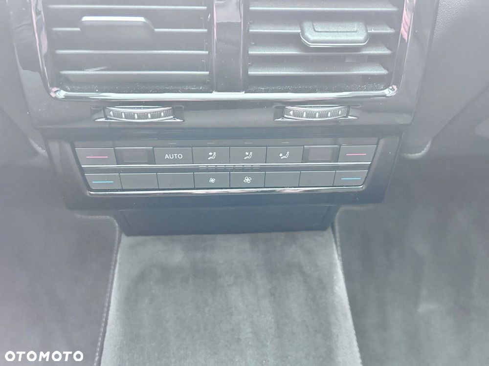 Volkswagen Touareg - 36