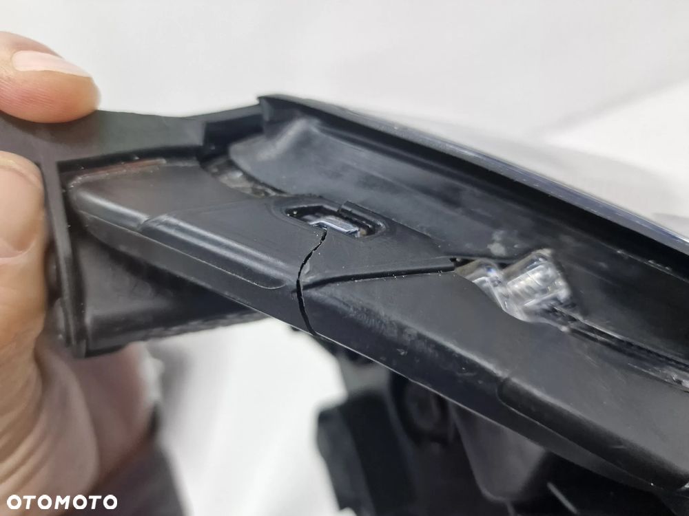 HYUNDAI IONIQ 16- PRAWA LAMPA PRZEDNIA PRZÓD FULL LED , NR 92102-G7 , NR AUKCJI LA525 - 24