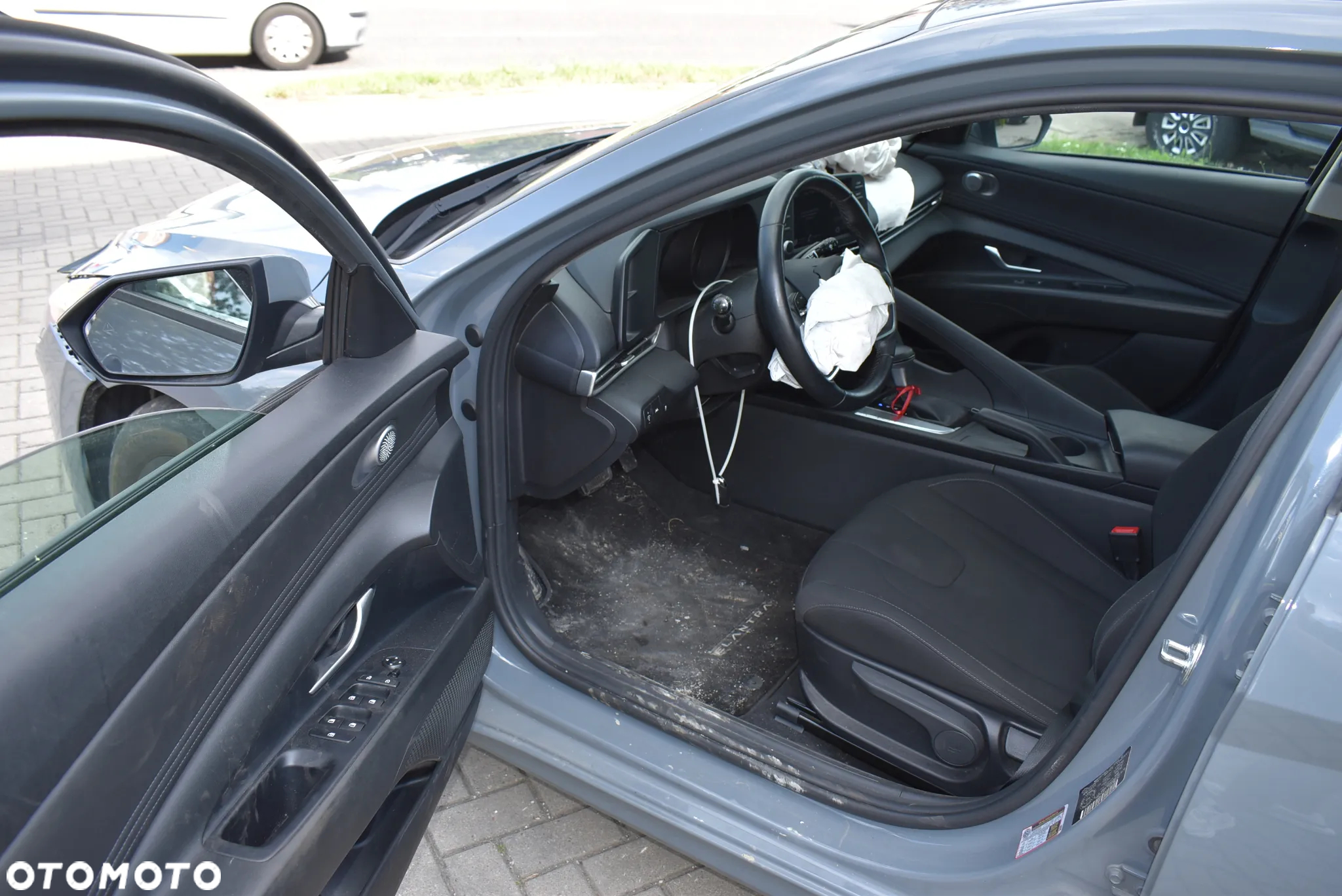 Hyundai Elantra - 17