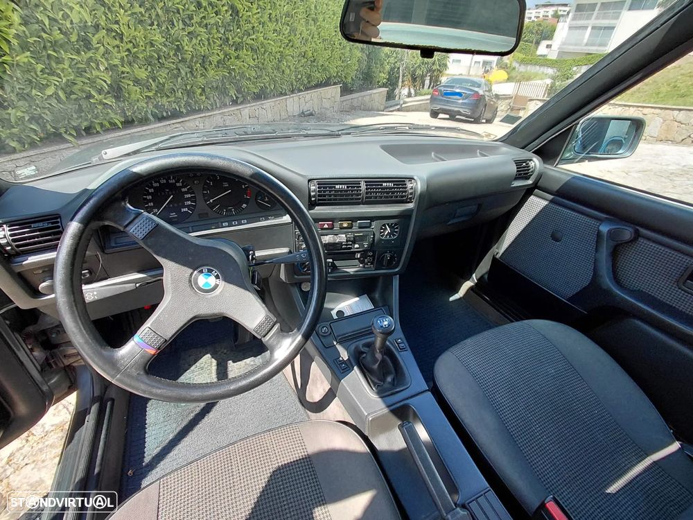 BMW 320 i Coupe - 8