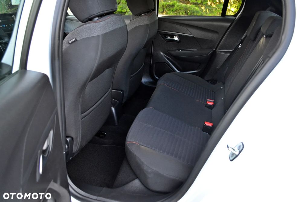 Peugeot 208 - 26