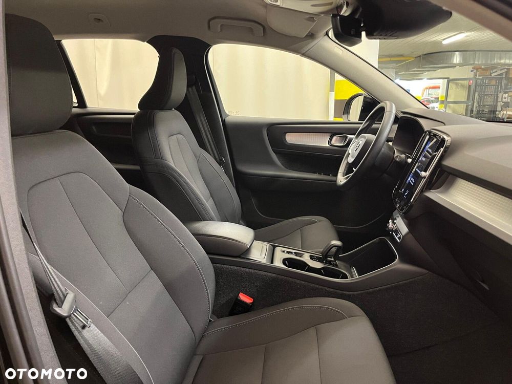 Volvo XC 40 T3 Momentum - 35