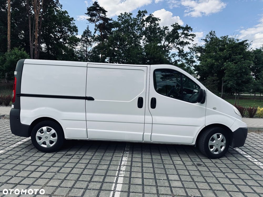 Renault Vivaro - 2