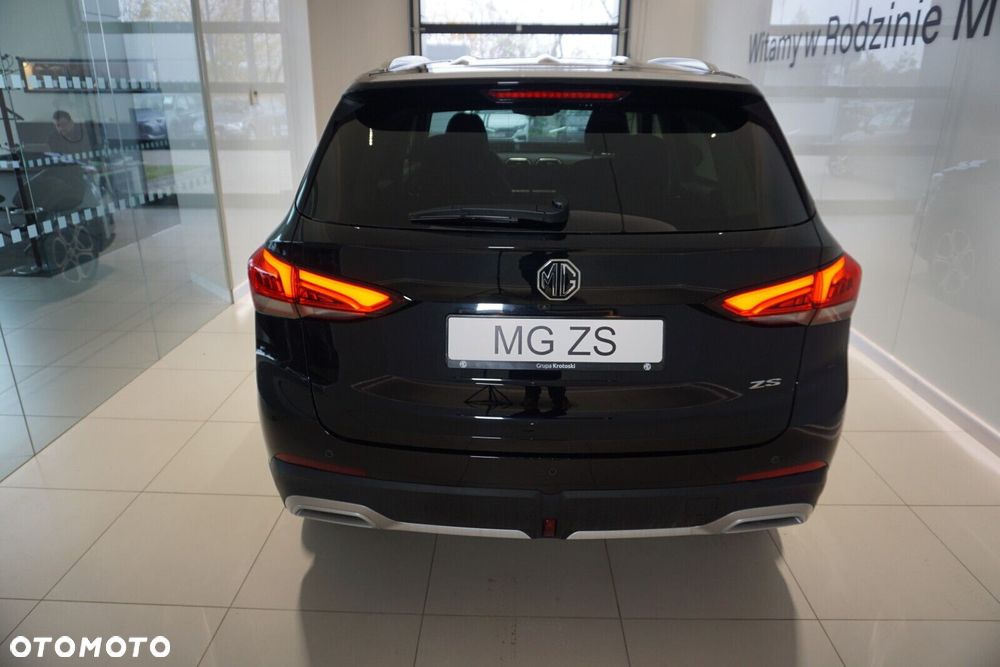 MG ZS - 6