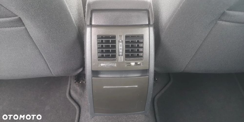 Skoda Octavia 1.6 Elegance - 22