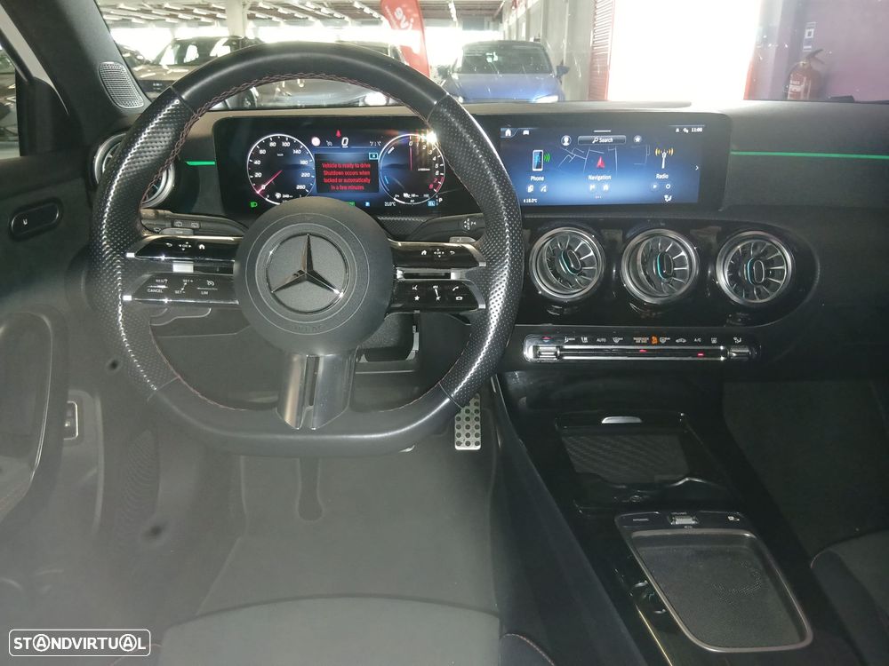 Mercedes-Benz A 250 e AMG Line - 19