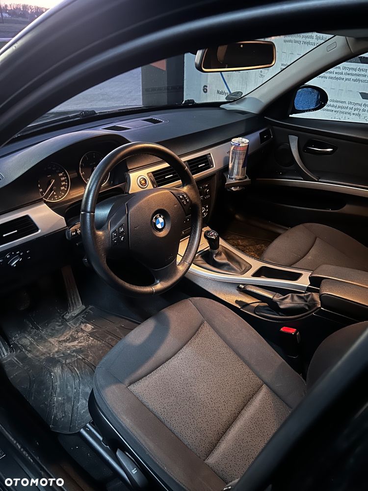 BMW Seria 3 318i - 15