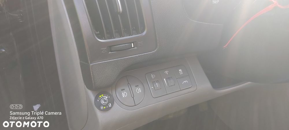 Hyundai H-1 Starex - 13