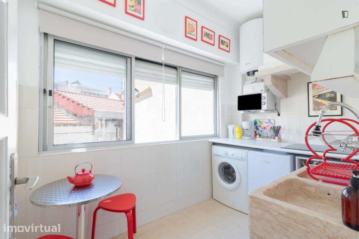 Apartamento com 1 quartos - localizado em Ajuda Lisbon - Grande imagem: 4/11
