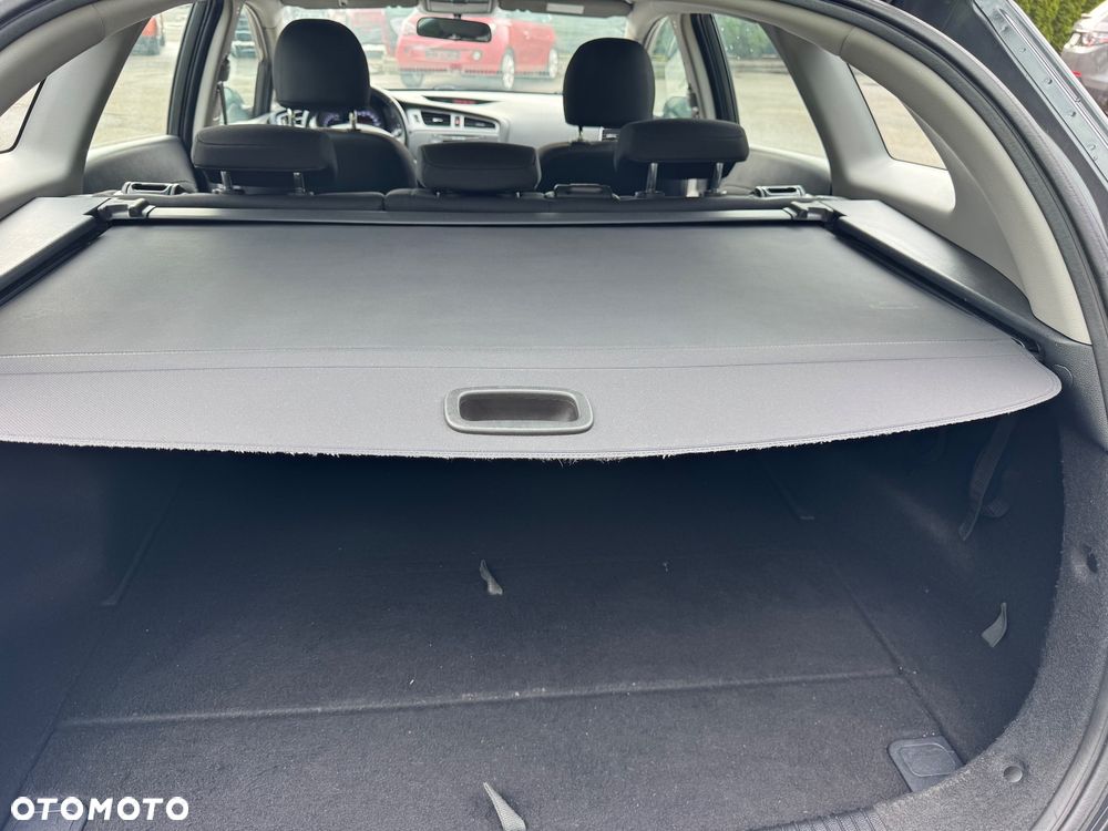 Kia Ceed 1.6 CRDi 128 ISG Fifa World Cup Edition - 36