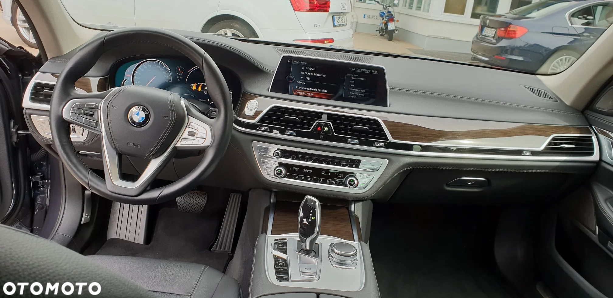 BMW Seria 7 - 8