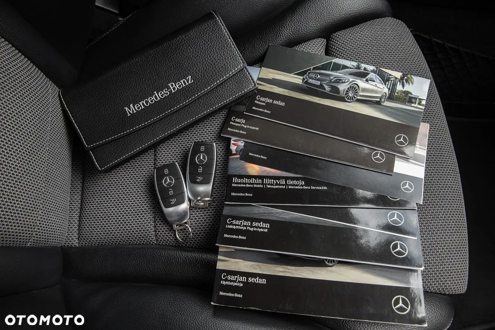 Mercedes-Benz Klasa C 300 e 4Matic 9G-TRONIC Edition Avantgarde - 35