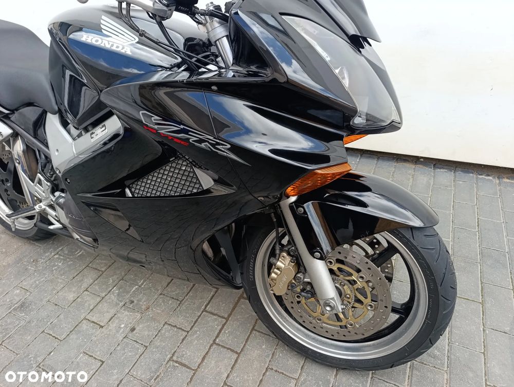 Honda VFR - 29