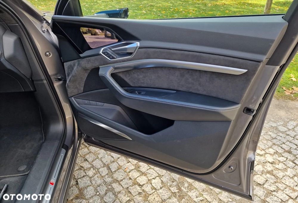 Audi e-tron 55 Quattro S Line - 21
