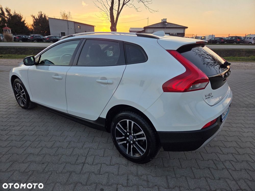 Volvo V40 Cross Country D2 Momentum - 14
