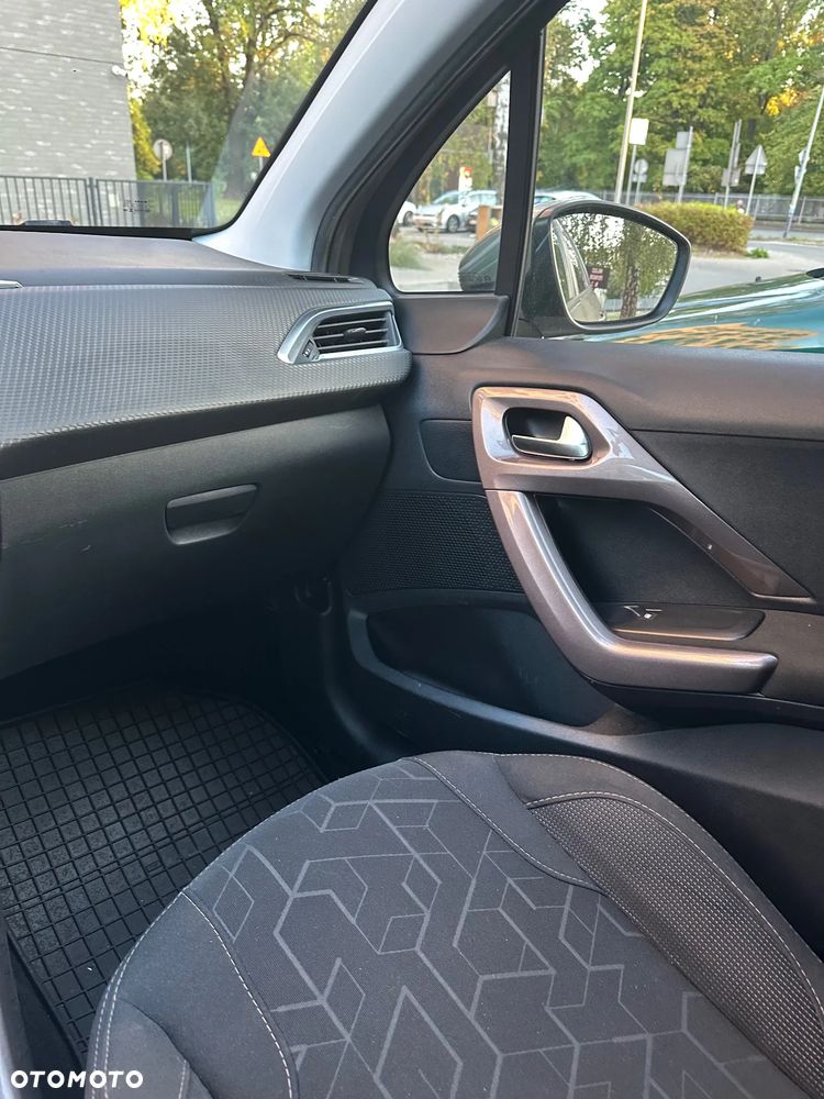 Peugeot 2008 1.2 Pure Tech Active S&S EAT6 - 10