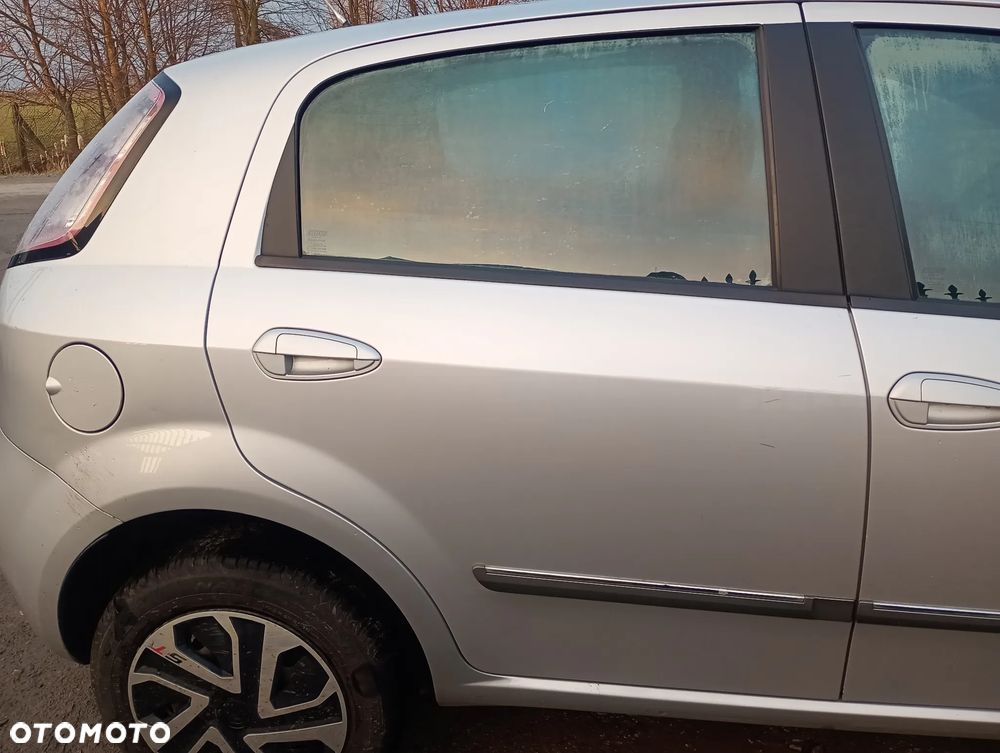 FIAT GRANDE PUNTO PUNTO EVO 348/B 5d drzwi prawe tylne prawy tył - 1