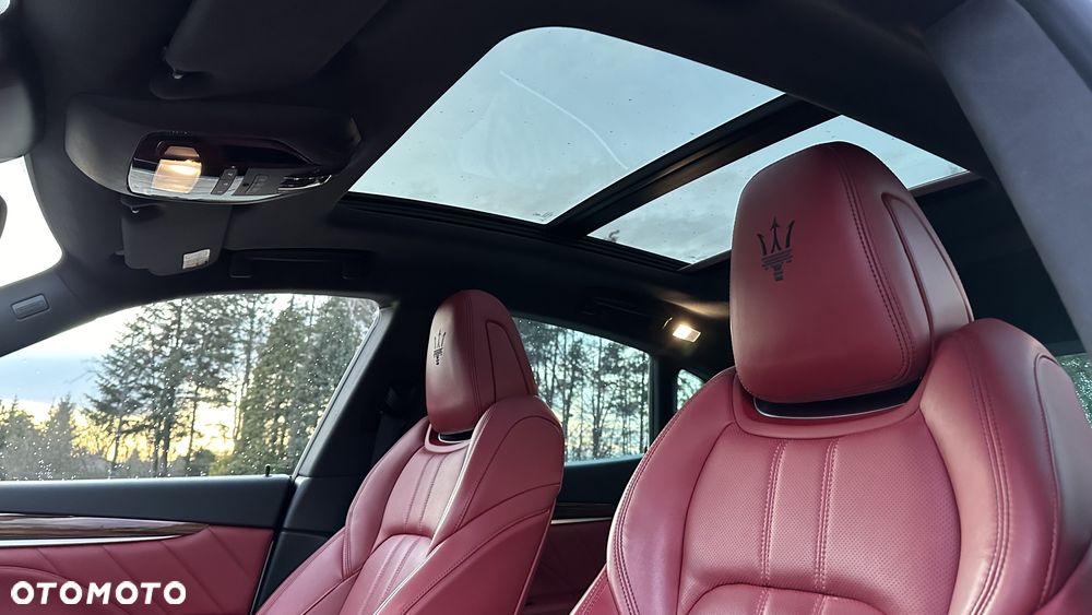Maserati Levante Q4 Executive - 25