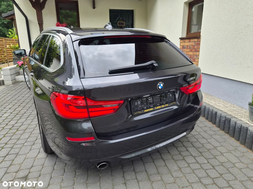 BMW Seria 5 530i Luxury Line - 36