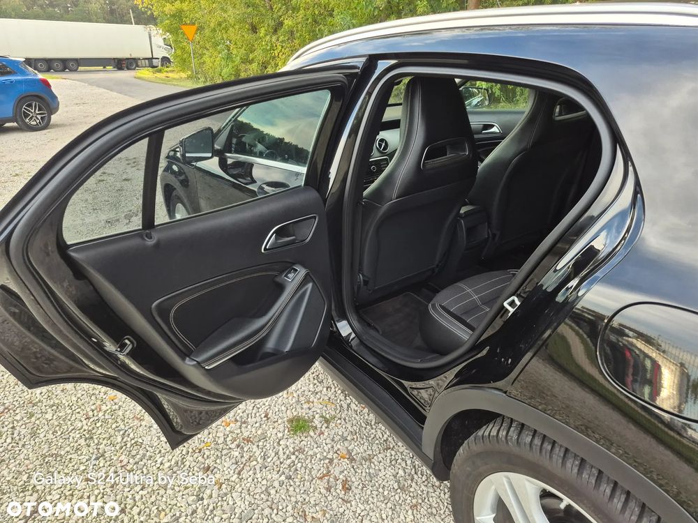 Mercedes-Benz GLA 200 7G-DCT - 18