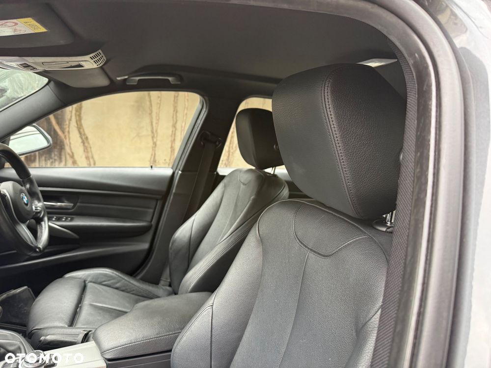 BMW Seria 3 320i Edition M Sport Shadow - 17