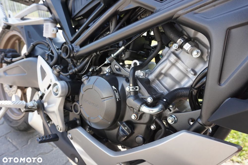 Honda CB - 11