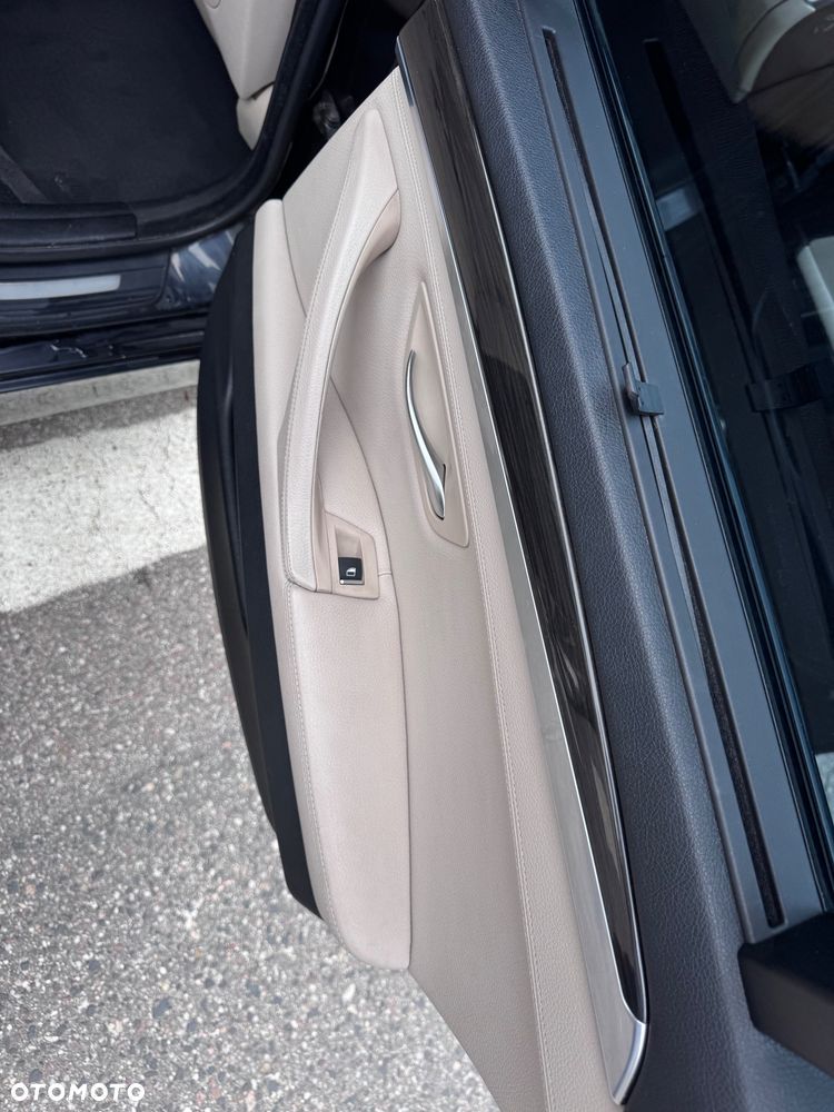 BMW Seria 5 525d xDrive Luxury Line - 14