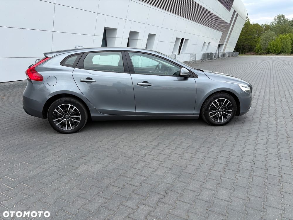 Volvo V40 D2 Momentum - 3