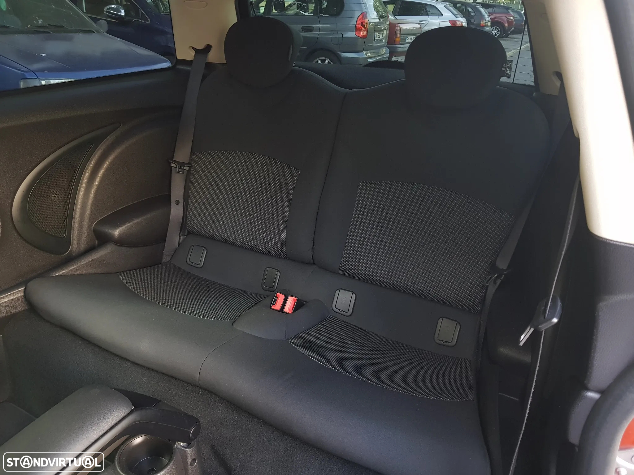 MINI 3 Portas One D - 28