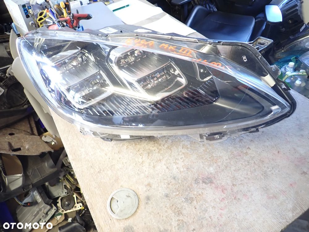 FORD KUGA MK3 LAMPA PRZÓD PRAWA EUROPA