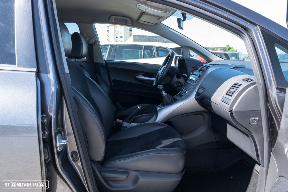 Toyota Auris 1.4 D-4D Comfort - 13