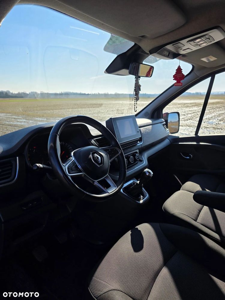 Renault Trafic 2.0 dCi - 13